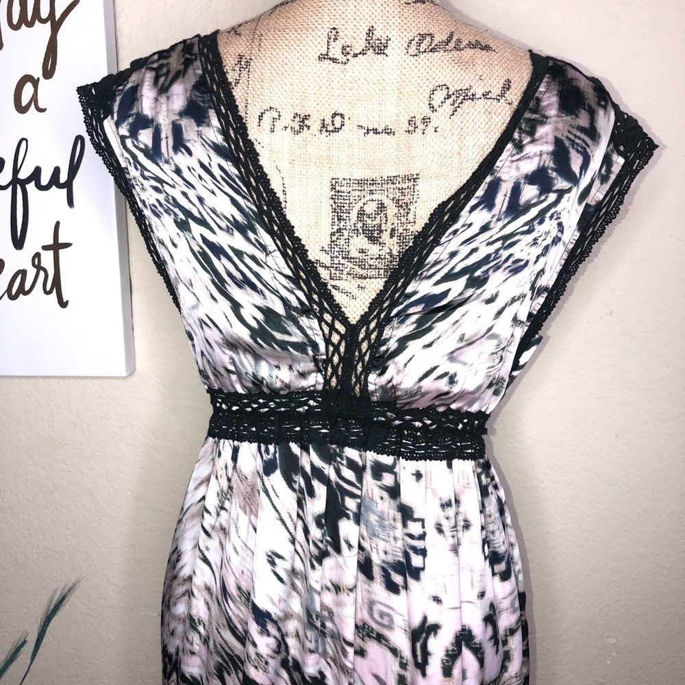 Hazel Empire Waist V Neck Crocheted Lace Trim Pattern Cream & Black Dress Size S - Picture 7 of 7